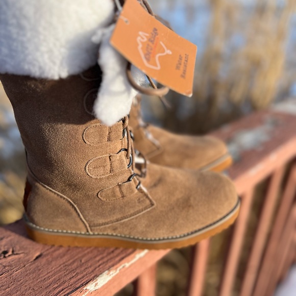 EMU  Ridge Australia Water Resistant Sherpa Boots.  Lace up front,  Stay Warm - Picture 6 of 8